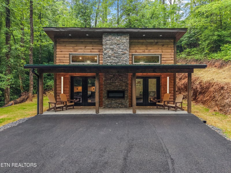 2036 Ridge Rd #16, Pigeon Forge, TN 37863