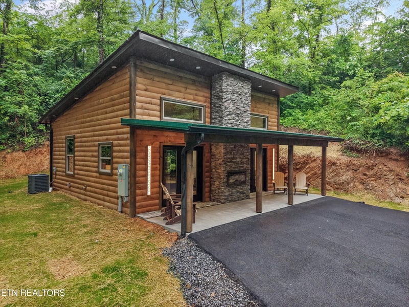 2036 Ridge Rd #16, Pigeon Forge, TN 37863