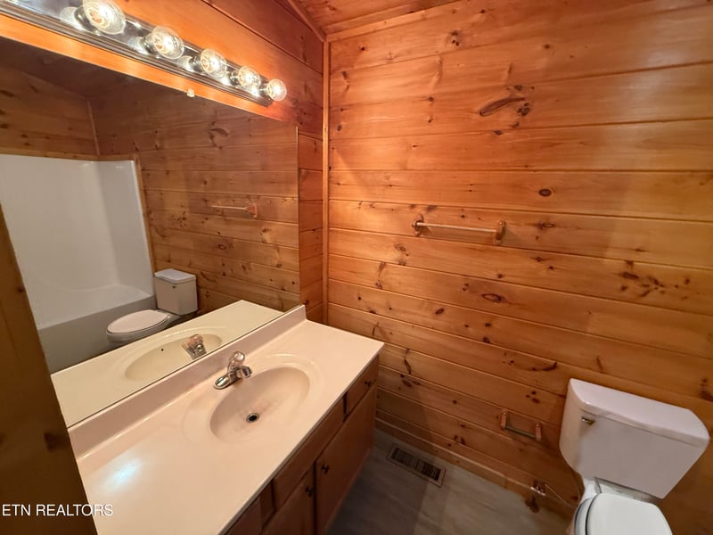 2036 Ridge Rd #STE 7, Pigeon Forge, TN 37863