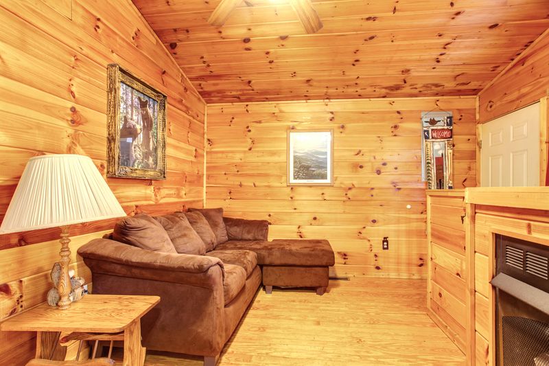2036 Ridge Rd #Suite 6, Pigeon Forge, TN 37863
