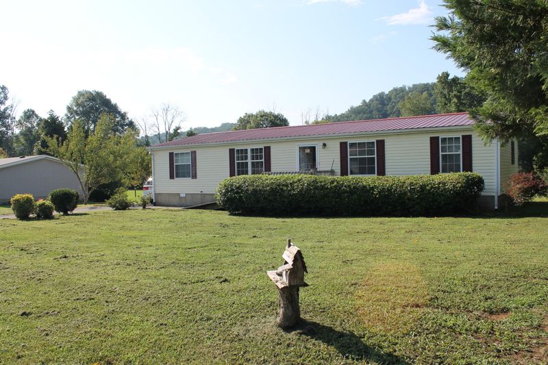 2036 River Meadows Dr, Sevierville, TN 37876