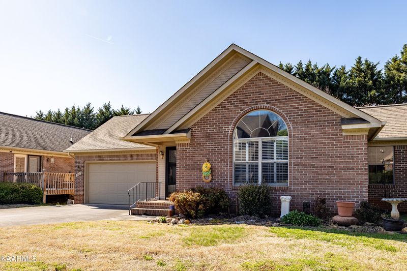 2037 Cochran Pl, Maryville, TN 37803