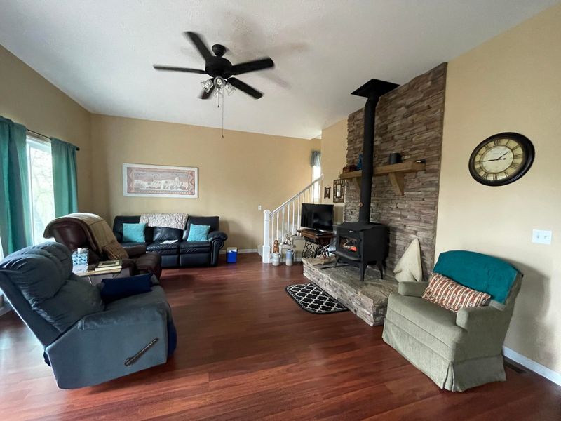 2037 Honey Creek Loop Rd, Allardt, TN 38504