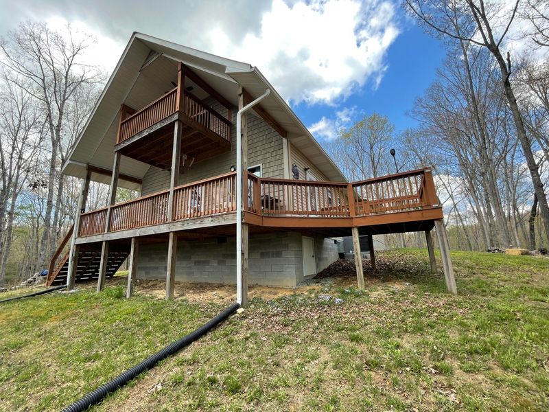 2037 Honey Creek Loop Rd, Allardt, TN 38504