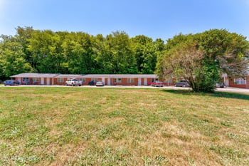 20370 W Lee Hwy, Philadelphia, TN 37846