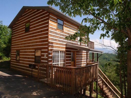 2038 Mccarter Dr, Sevierville, TN 37862