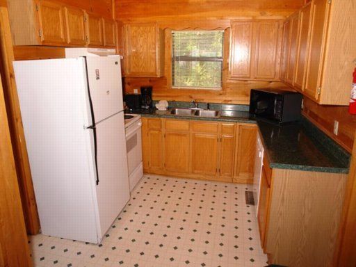 2038 Mccarter Dr, Sevierville, TN 37862