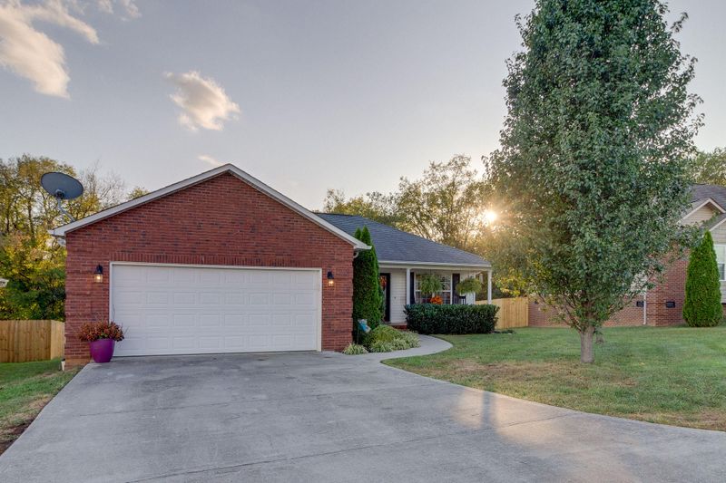 2039 Bluebonnet Dr, Mascot, TN 37806