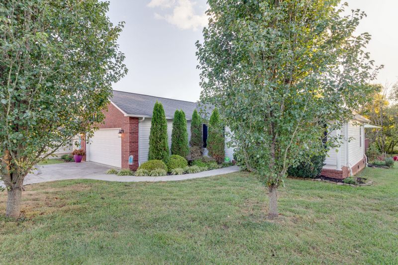 2039 Bluebonnet Dr, Mascot, TN 37806