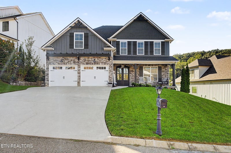 2039 Highland Ridge Ln, Knoxville, TN 37932