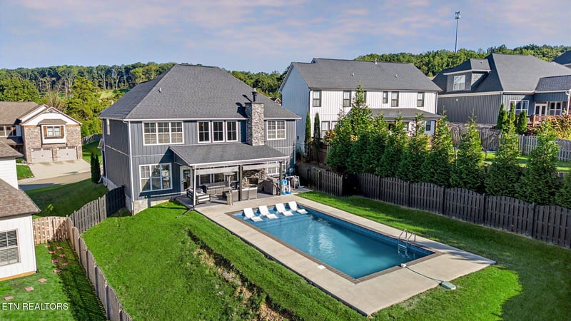 2039 Highland Ridge Ln, Knoxville, TN 37932