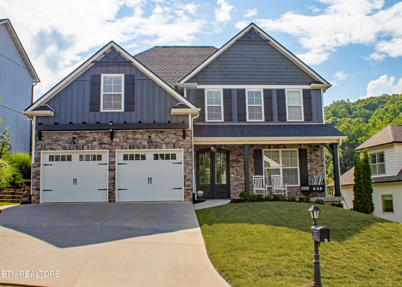 2039 Highlands Ridge Ln, Knoxville, TN 37932