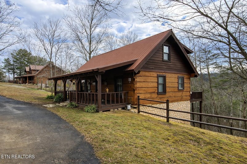 2039 Piney Overlook Ln, Sevierville, TN 37862