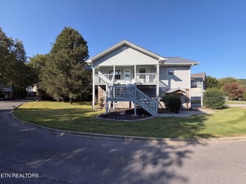 2039 Slippery Rock Cir, Sevierville, TN 37862