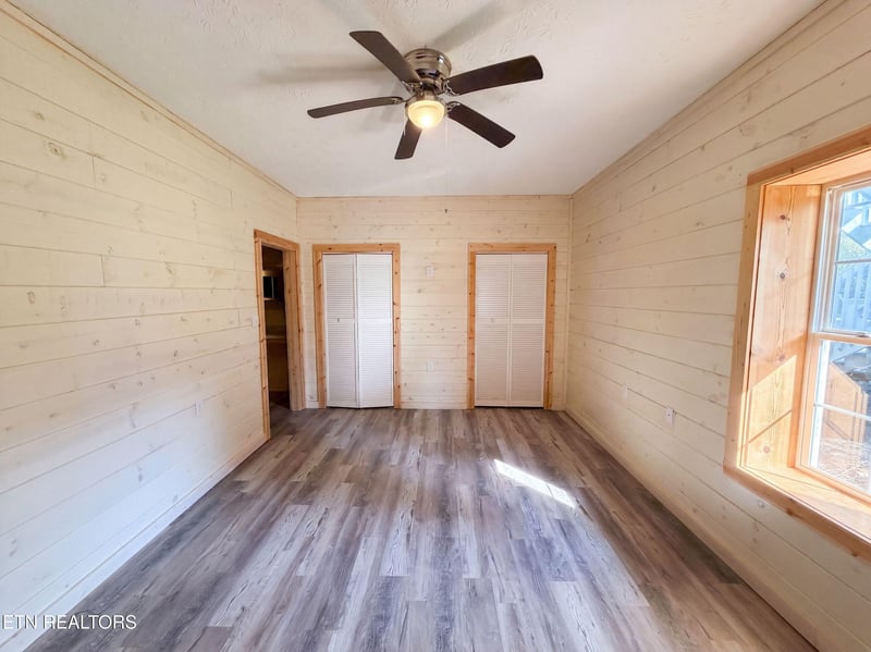 2039 Slippery Rock Cir, Sevierville, TN 37862