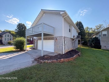 2039 Slippery Rock Cir, Sevierville, TN 37862