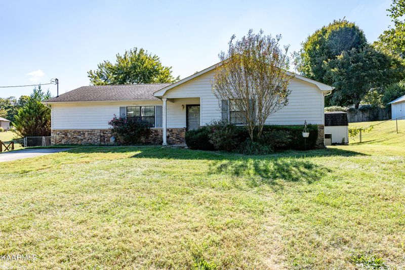 20396 Martel Rd, Lenoir City, TN 37772