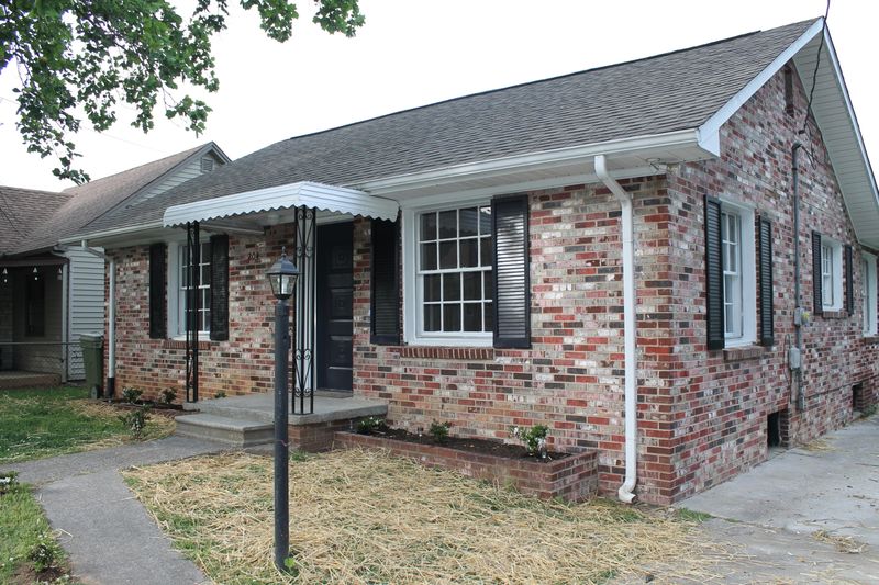 204 7th St, Maryville, TN 37804