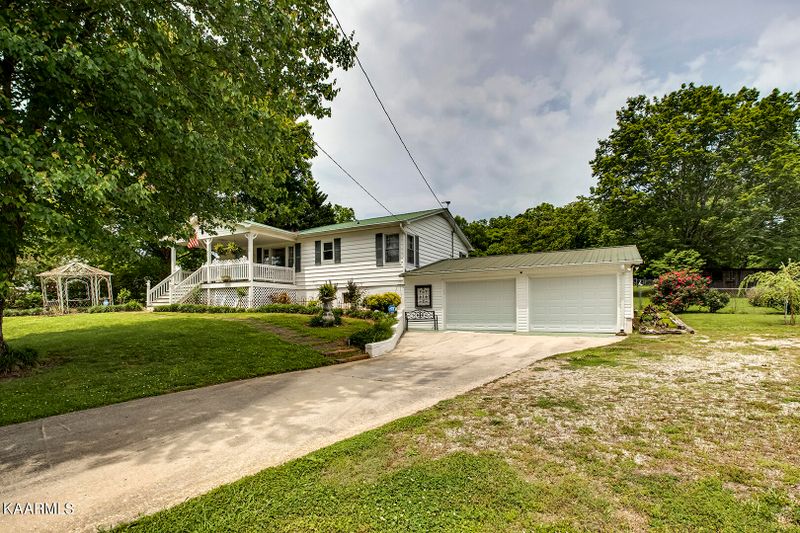 204 Brahman Rd, Kingston, TN 37763