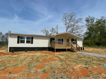 204 Community Dr, Madisonville, TN 37354