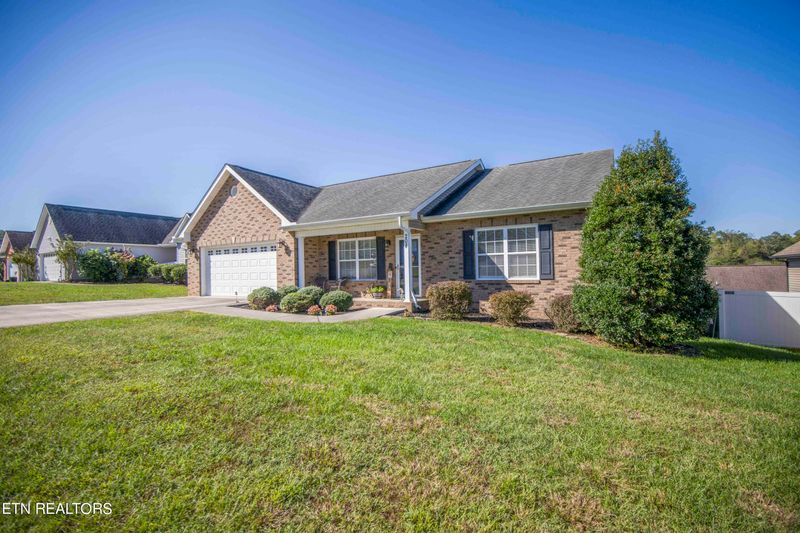 204 Cornerstone Cir, Clinton, TN 37716