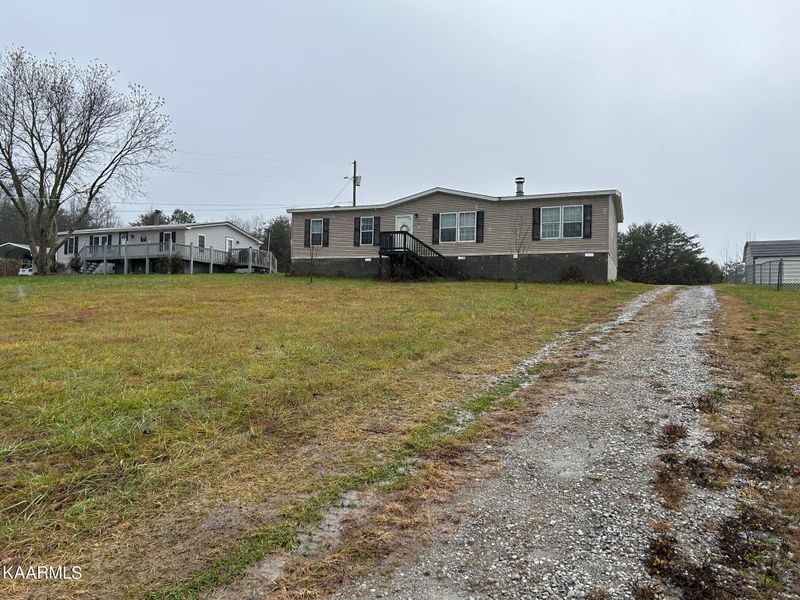 204 Cowan Ln, Lafollette, TN 37766