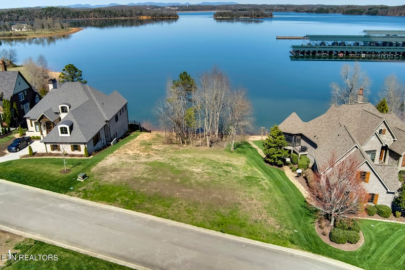 204 Cypress Pointe Dr, Lenoir City, TN 37772