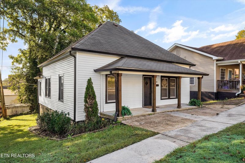204 E 1st Ave, Lenoir City, TN 37771