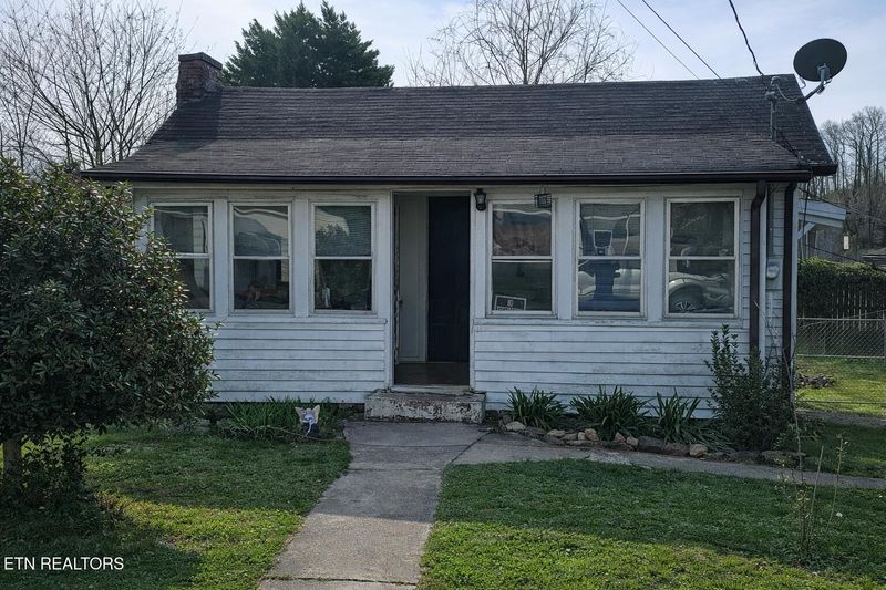204 E Elm St, Lafollette, TN 37766
