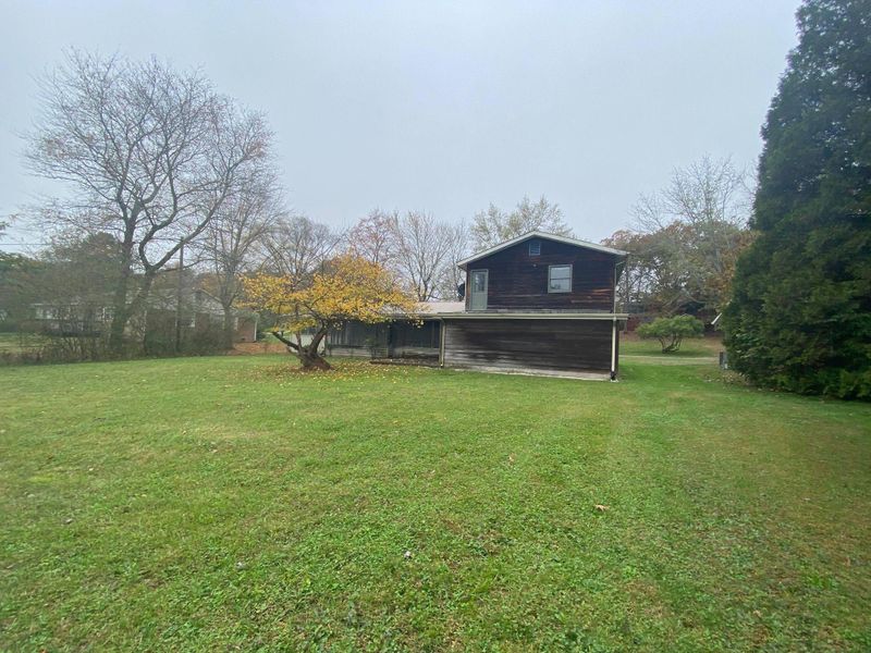 204 E Seneca Cir, Oneida, TN 37841