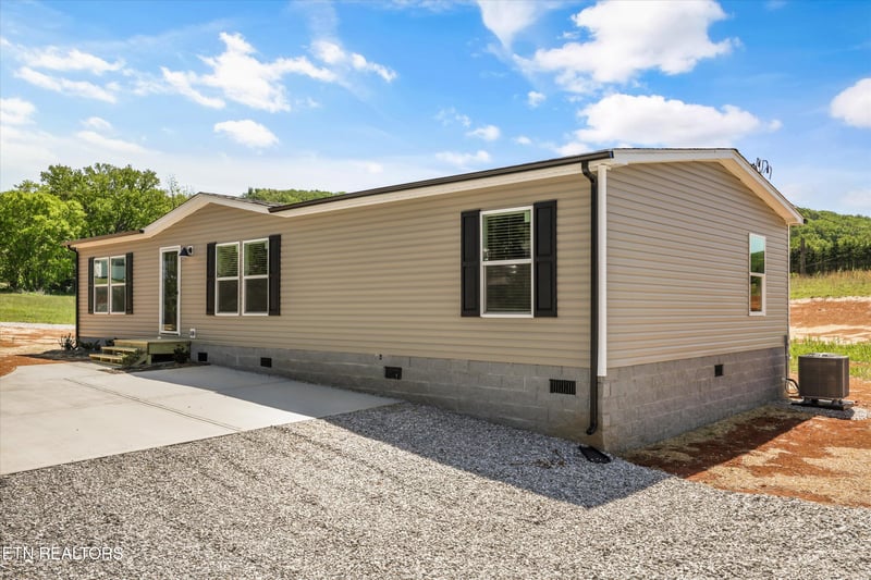 204 Edgewood Dr, Sweetwater, TN 37874