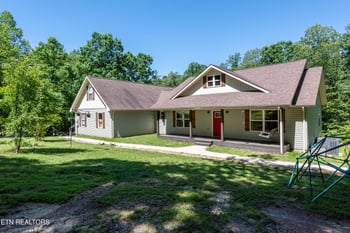 204 Forest Ridge Dr, Harriman, TN 37748