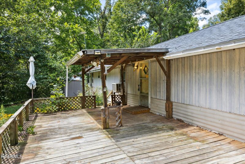 204 Hardin Rd, Kodak, TN 37764