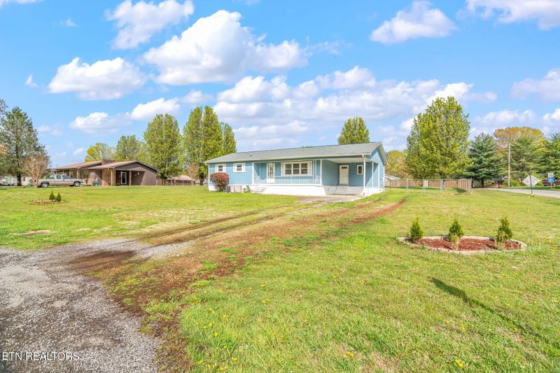 204 Hawkins Rd, Sweetwater, TN 37874