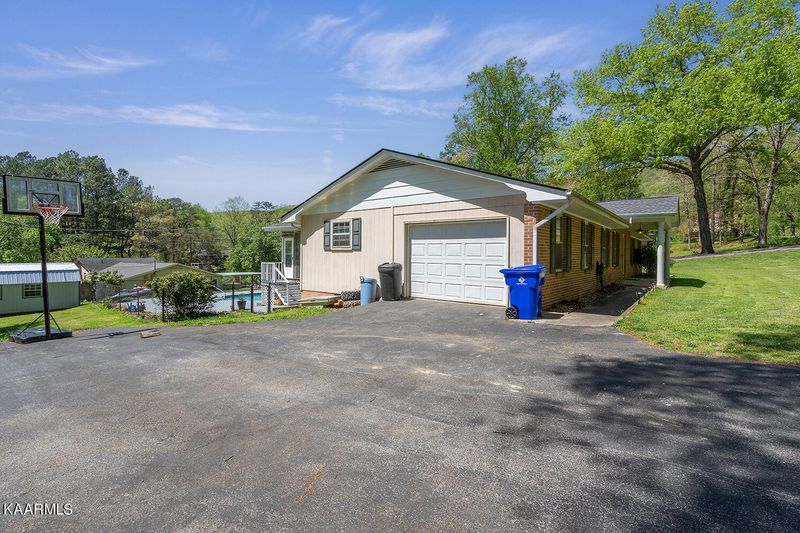 204 Indian Ln, Harriman, TN 37748