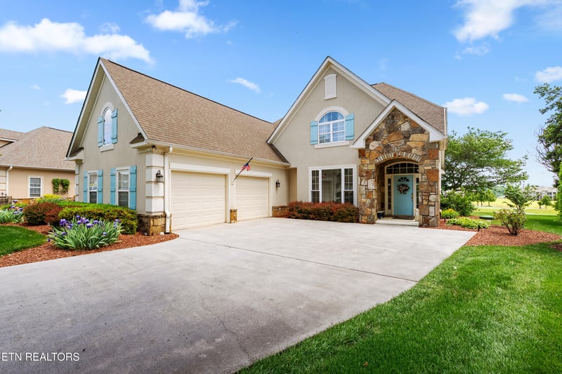 204 Kingbird Dr, Vonore, TN 37885