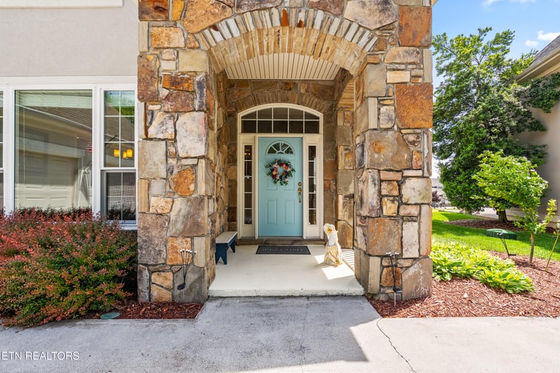 204 Kingbird Dr, Vonore, TN 37885