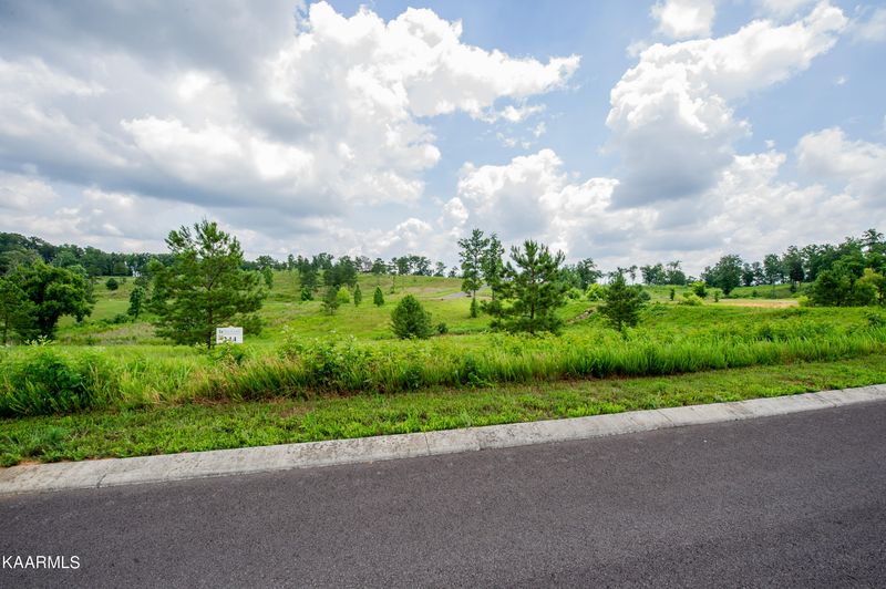 204 Lake Ferry Dr, Loudon, TN 37774
