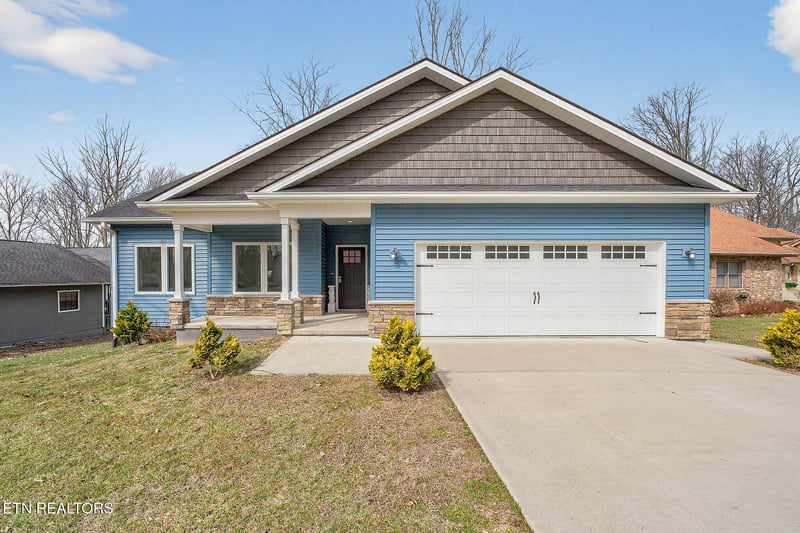 204 Lakeside Dr, Crossville, TN 38558