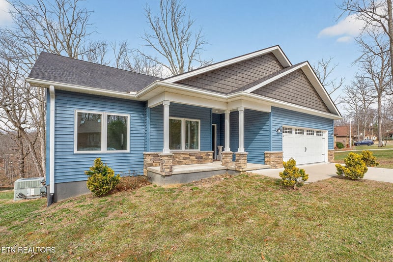 204 Lakeside Dr, Crossville, TN 38558