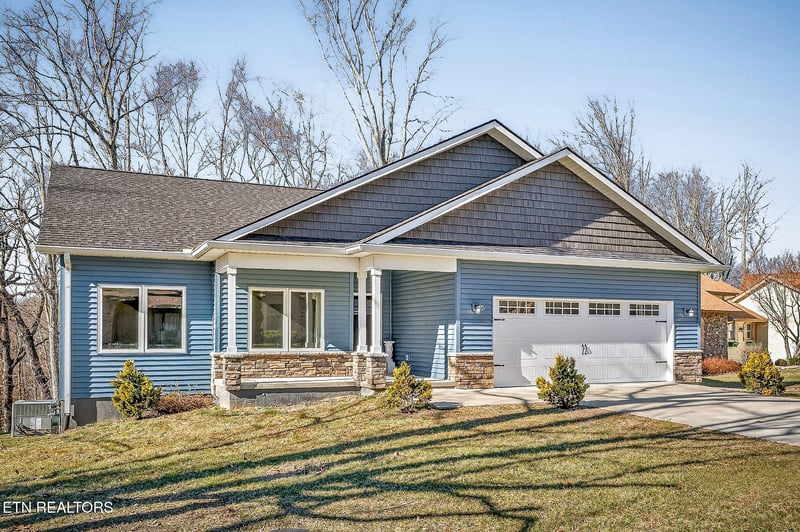 204 Lakeside Dr, Crossville, TN 38558