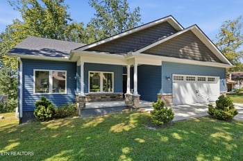 204 Lakeside Dr, Crossville, TN 38558