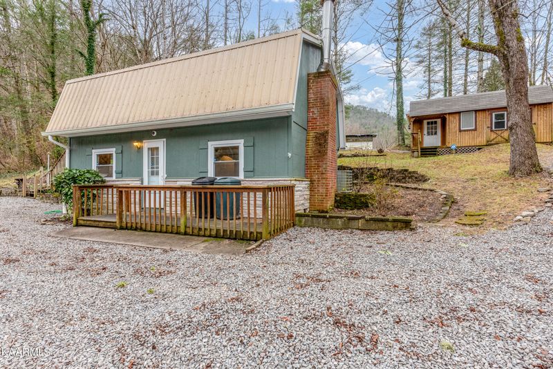 204 Lovers Ln, Townsend, TN 37882