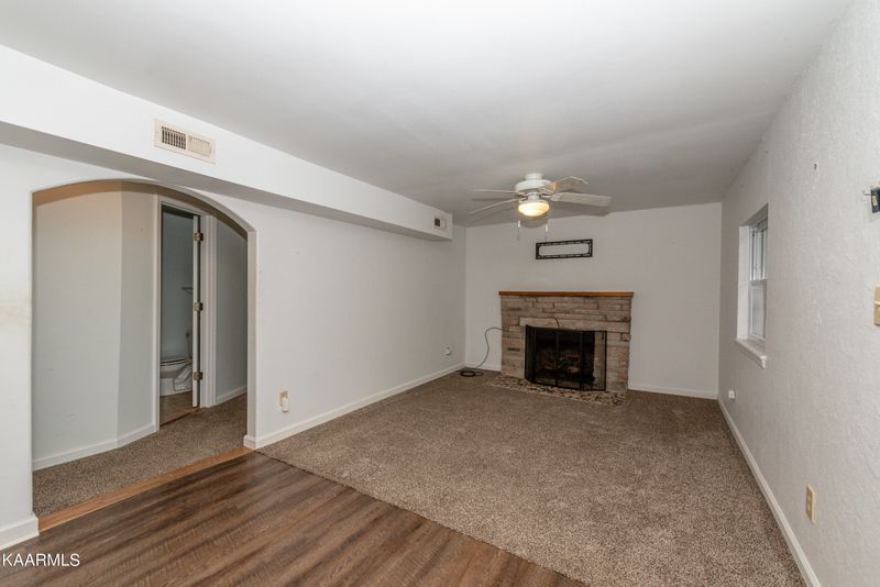 204 Lovers Ln, Townsend, TN 37882