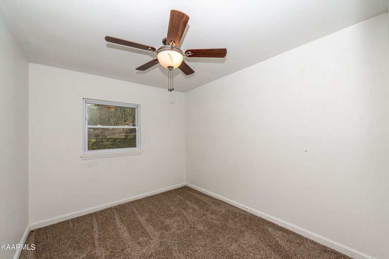 204 Lovers Ln, Townsend, TN 37882