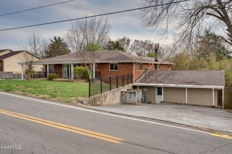 204 Lynn Dr, Sevierville, TN 37862