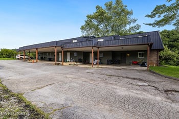 204 Midtown Ln, Harriman, TN 37748