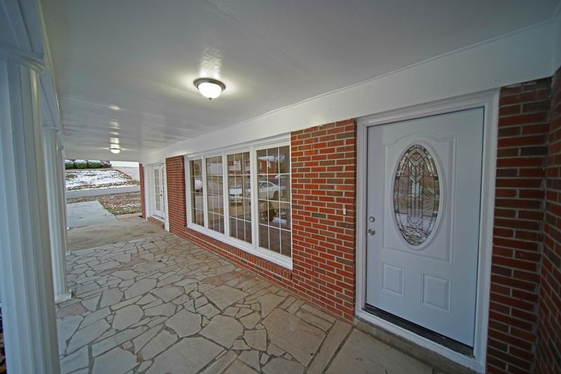 204 N Doyle St, Lenoir City, TN 37771