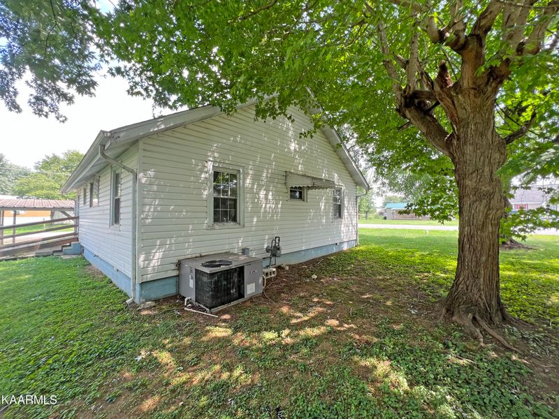 204 Nichols St, Sevierville, TN 37862