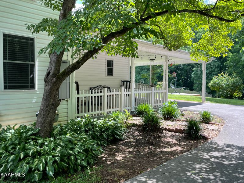 204 Oak Rd, Norris, TN 37828